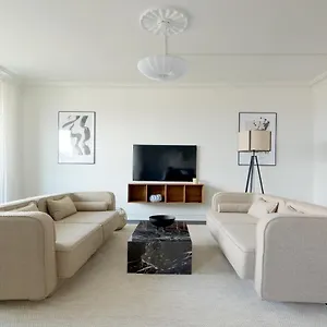  Apartment Beautiful 3 Bedroom Near Shopping & Metro Denmark
